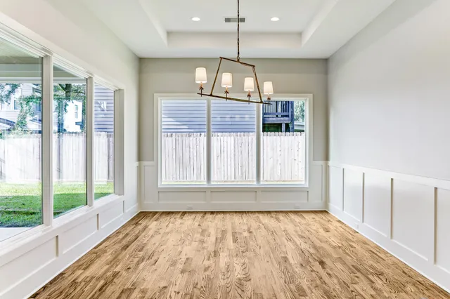 $1,900,000 | 1050 West 42nd Street, Houston, TX 77018