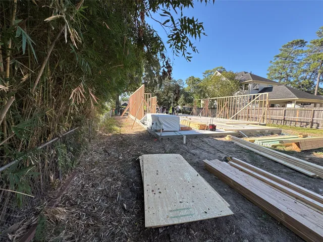 $1,900,000 | 1050 West 42nd Street, Houston, TX 77018