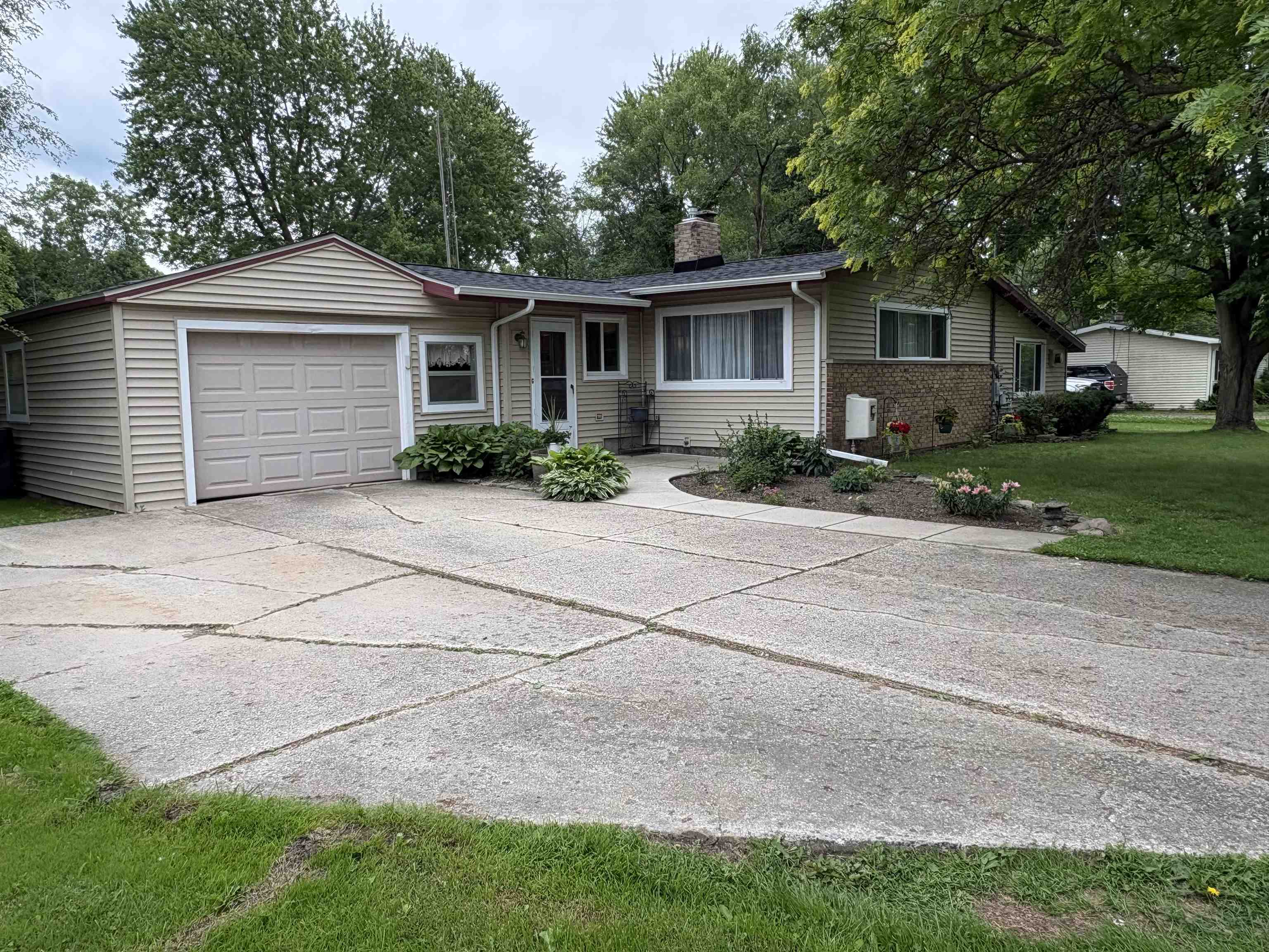 8104 North Webster Road Mount Morris, MI 48458 - Photo 2 of 27