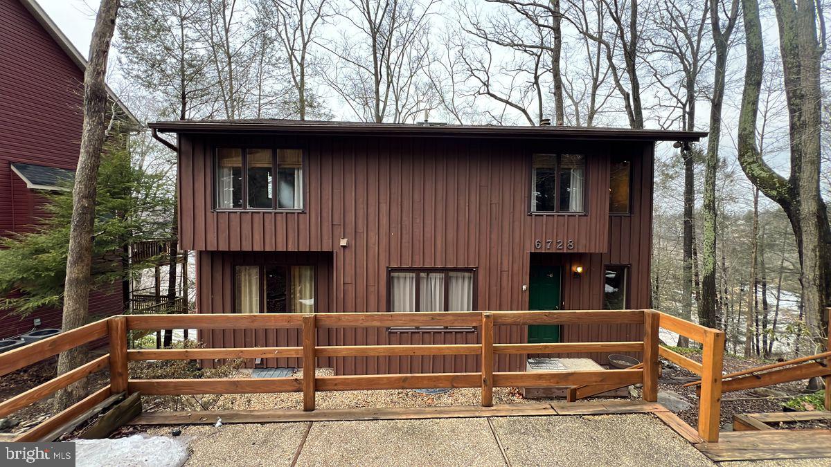 6728 Hemlock Point Road New Market, MD 21774 - Photo 1 of 28 a view of entryway with a bench