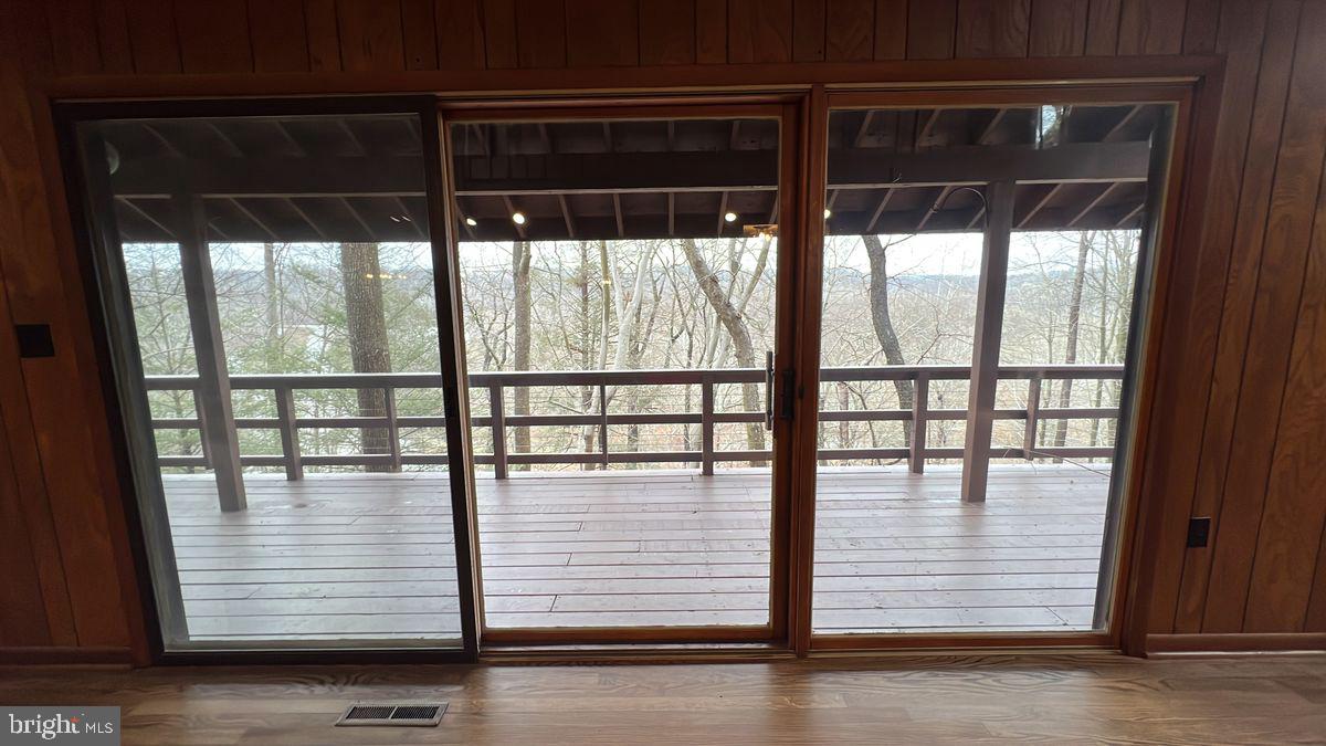 6728 Hemlock Point Road New Market, MD 21774 - Photo 4 of 28 a view of roof deck