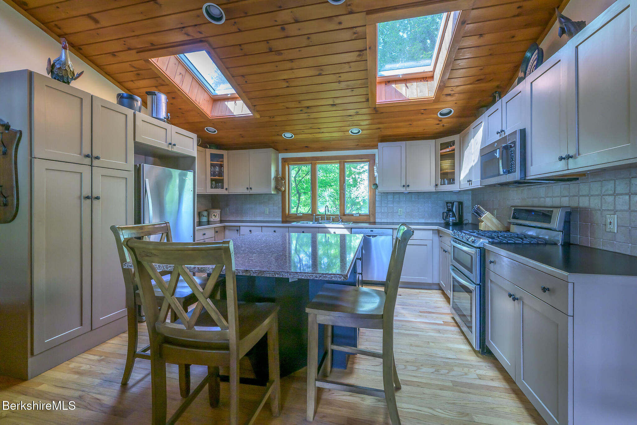 144 Shore Road Richmond, MA 01201 - Photo 14 of 44 Eat-In Kitchen