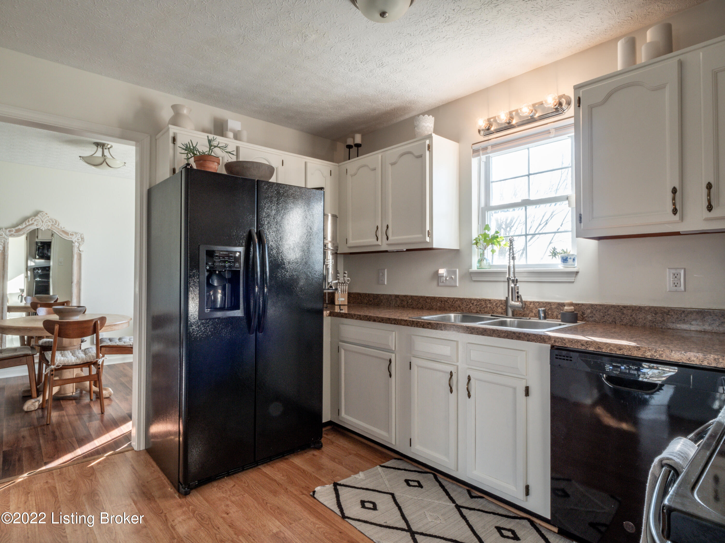 6402 Price Ln Road Louisville, KY 40229 - Photo 8 of 26 6402 PRICE LANE-4