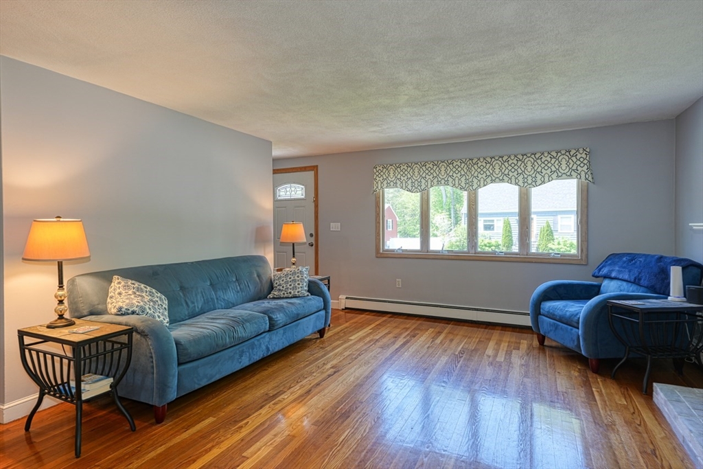 39 Skelton Road Burlington, MA 01803 - Photo 9 of 16 Gallery Image 9