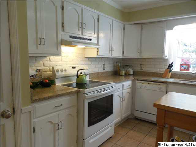 520 Paige Hill Road Anniston, AL 36207 - Photo 9 of 32