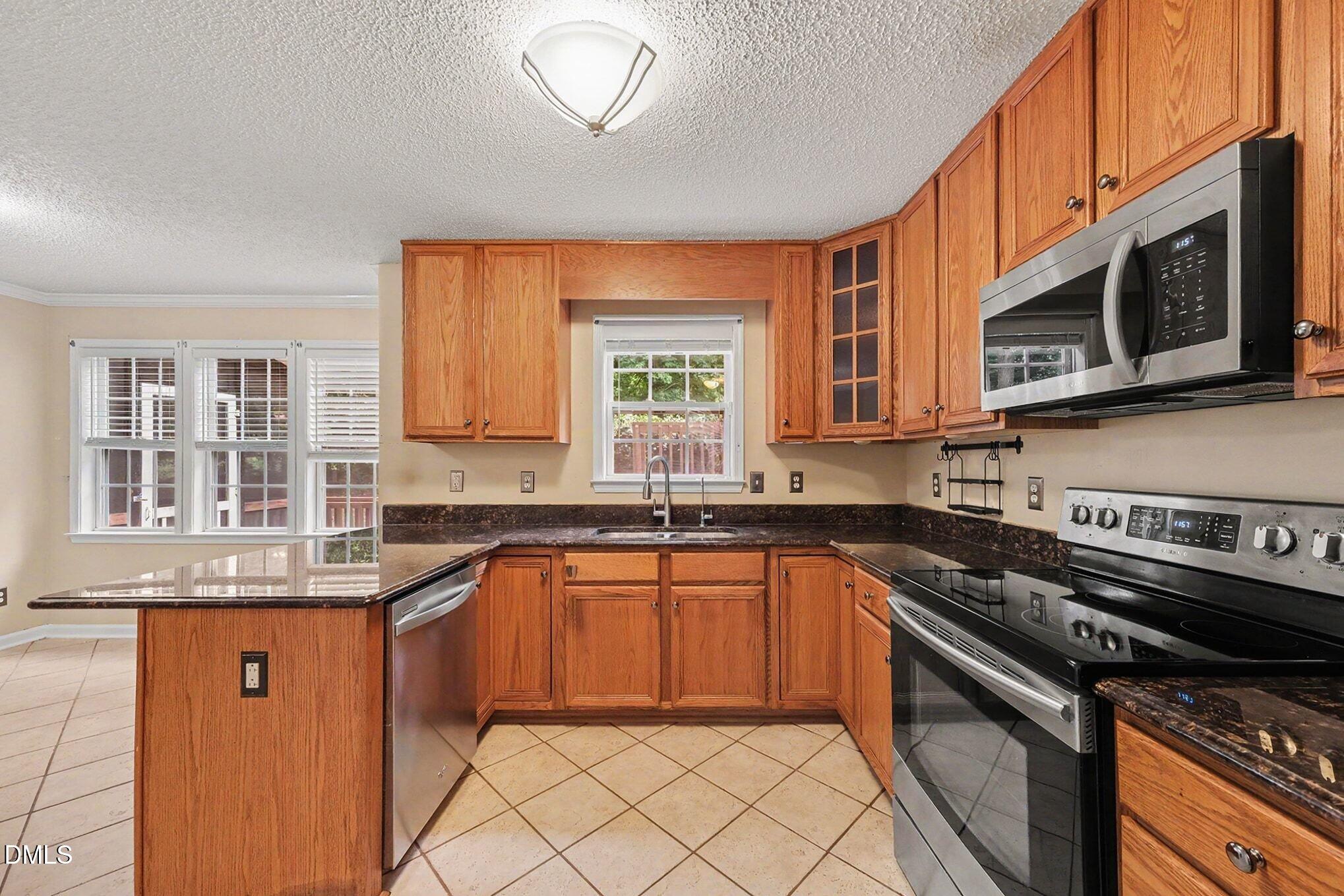 8405 Ridgebury Road Raleigh, NC 27603 - Photo 17 of 38 017_file_6628