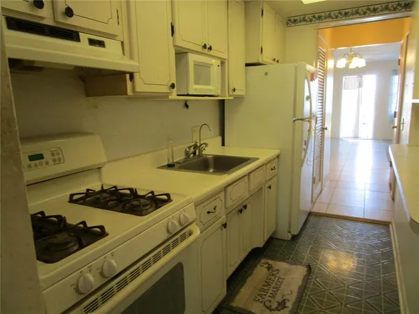 $65,000 | 1900 58th Avenue North, Unit 22, St. Petersburg, FL 33714