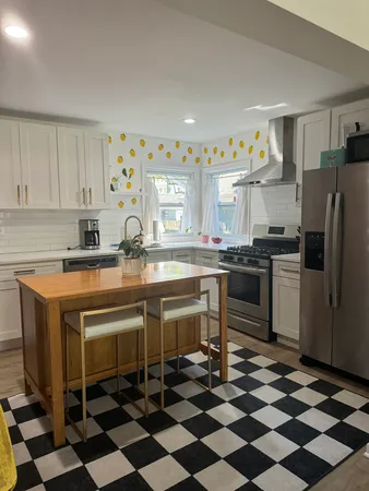 $3,500 | 644 West Hinsdale Avenue, Hinsdale, IL 60521