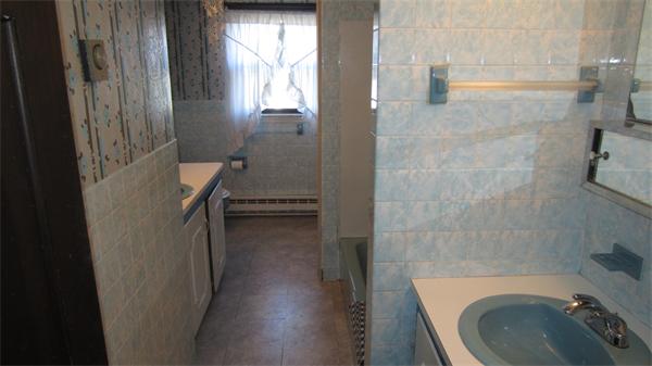 15 Laurine Road Saugus, MA 01906 - Photo 18 of 27 Gallery Image 18