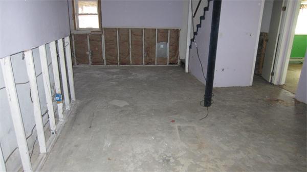 15 Laurine Road Saugus, MA 01906 - Photo 20 of 27 Gallery Image 20