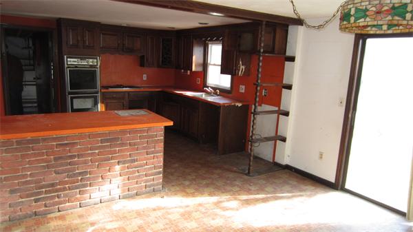 15 Laurine Road Saugus, MA 01906 - Photo 4 of 27 Gallery Image 4