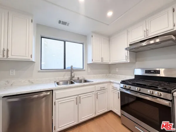 $380,000 | 2553 East E Avenue, Lancaster, CA 93535
