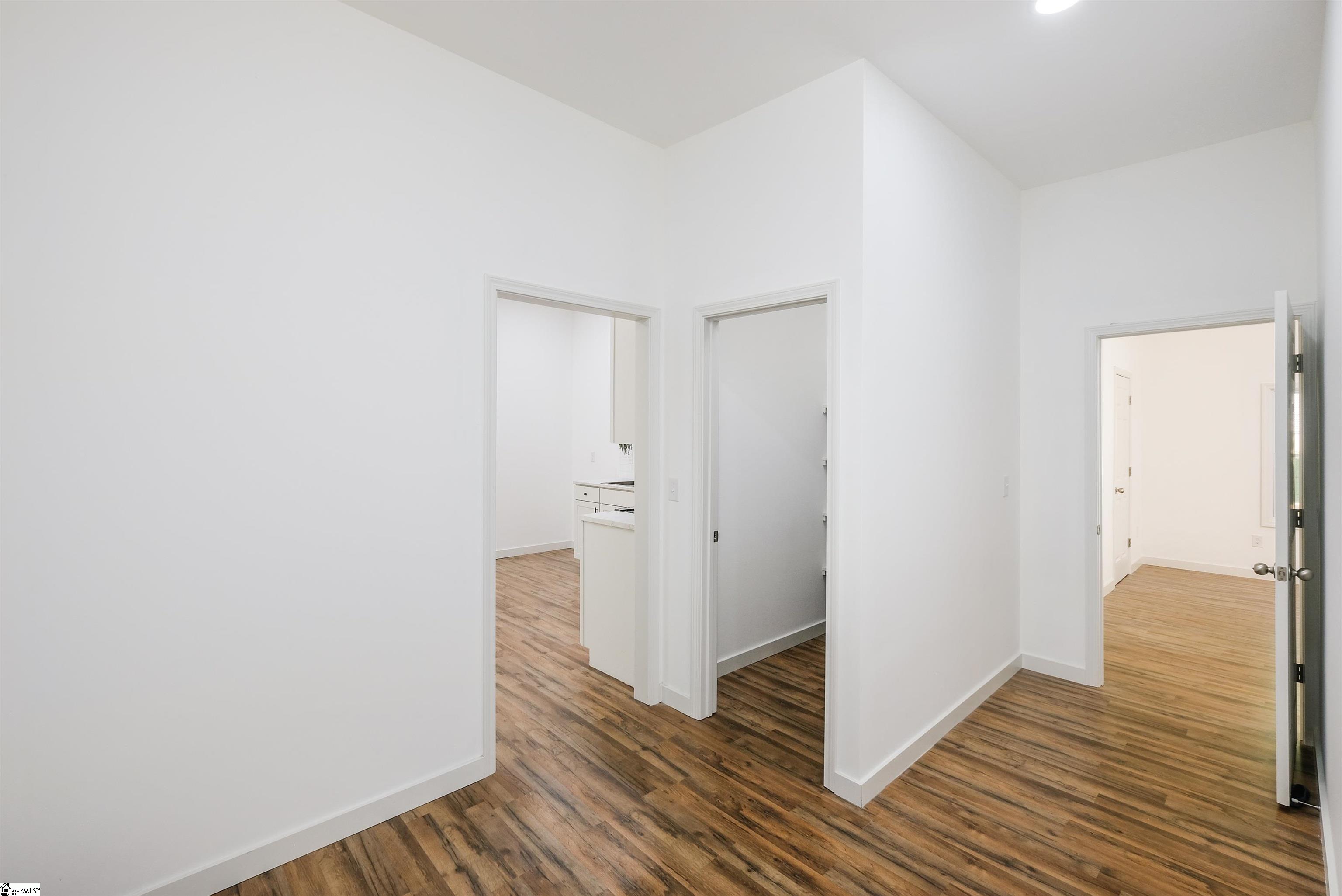 313 East Hampton Street Anderson, SC 29624 - Photo 17 of 25 Gallery Image 17