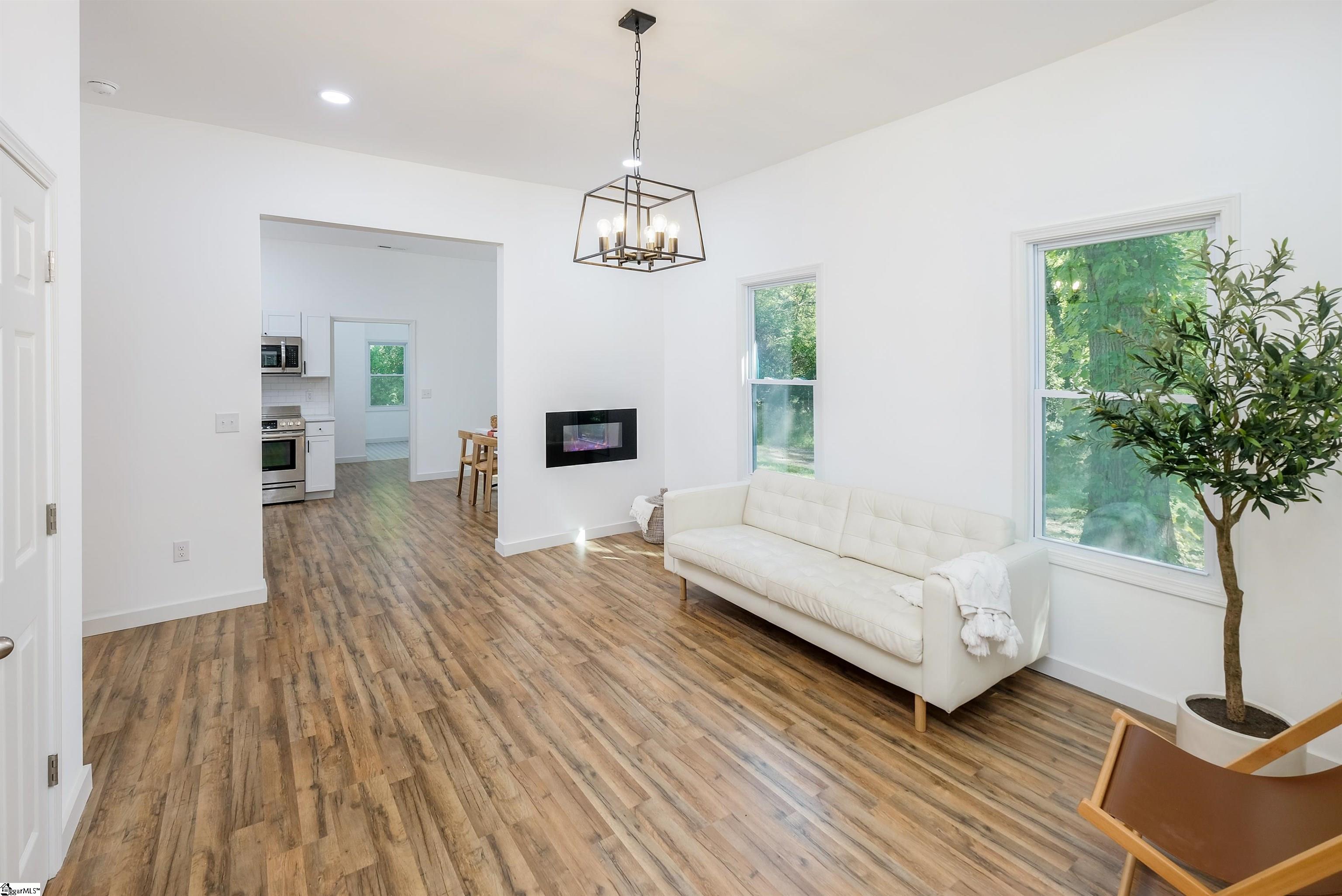 313 East Hampton Street Anderson, SC 29624 - Photo 7 of 25 Gallery Image 7