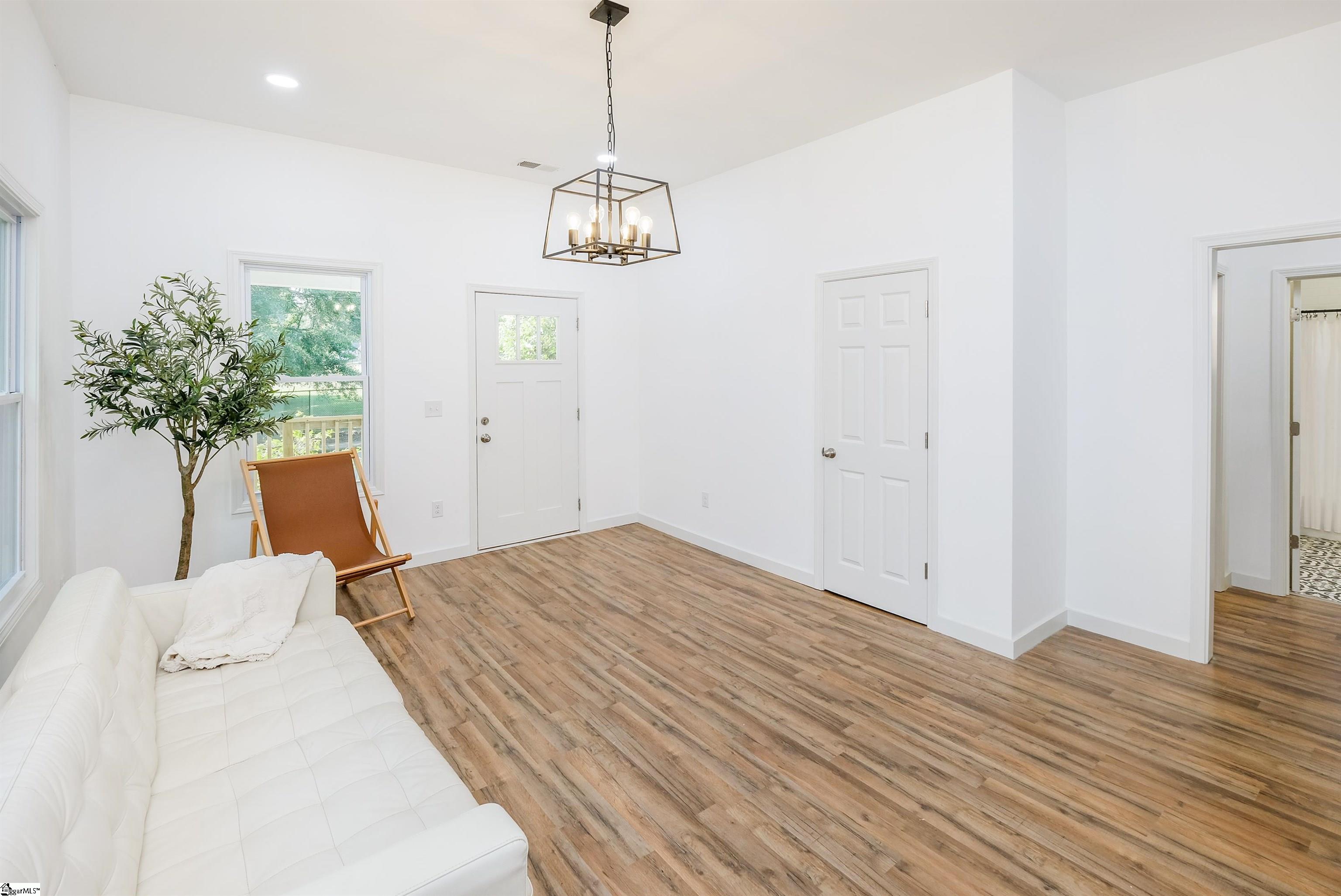 313 East Hampton Street Anderson, SC 29624 - Photo 9 of 25 Gallery Image 9