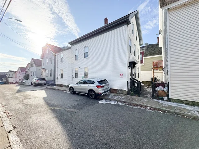 $625,000 | 5 Floyd Street, Lowell, MA 01852