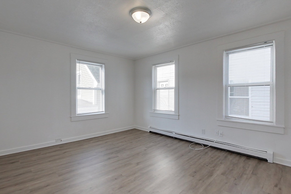 5 Floyd Street Lowell, MA 01852 - Photo 9 of 41