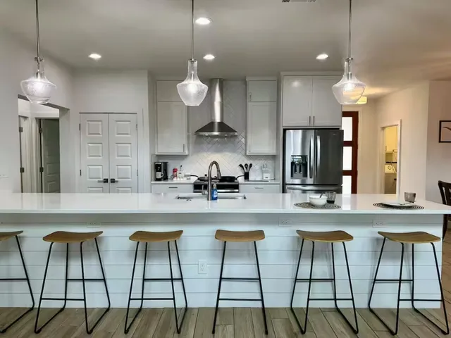 $543,000 | 18401 Valley Hill Lane, Point Venture, TX 78645