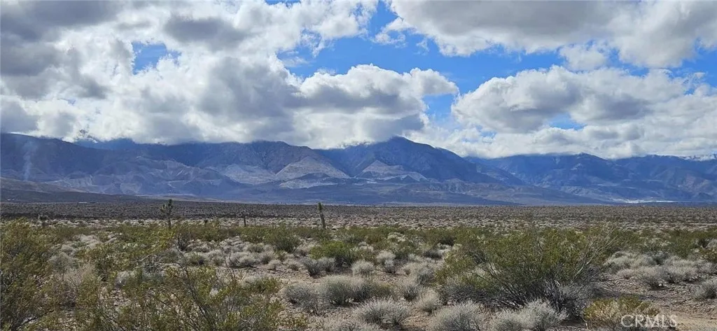 800 Donaldson Road Lucerne Valley, CA 92356 - Photo 1 of 9 a view of a and mountain
