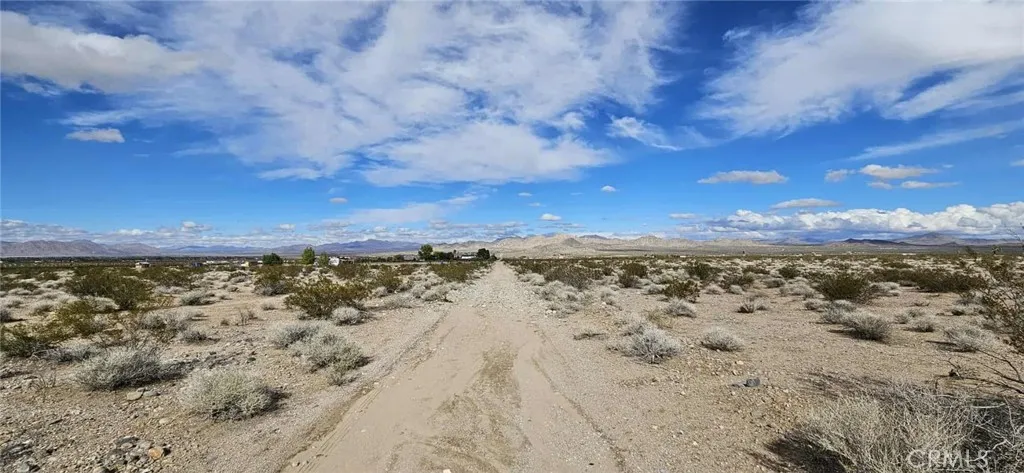 800 Donaldson Road Lucerne Valley, CA 92356 - Photo 5 of 9 a view of outdoor space and mountain view