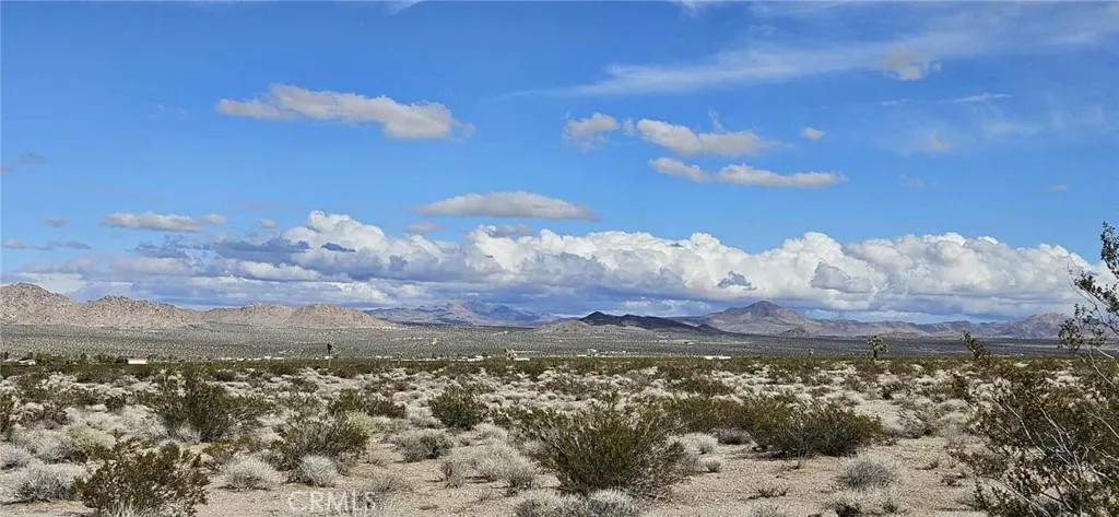 800 Donaldson Road Lucerne Valley, CA 92356 - Photo 9 of 9 a view of a sky
