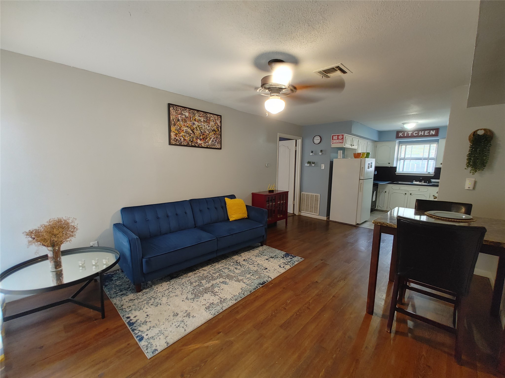 9711 Ebb Street Houston, TX 77089 - Photo 22 of 28 Guest House Living