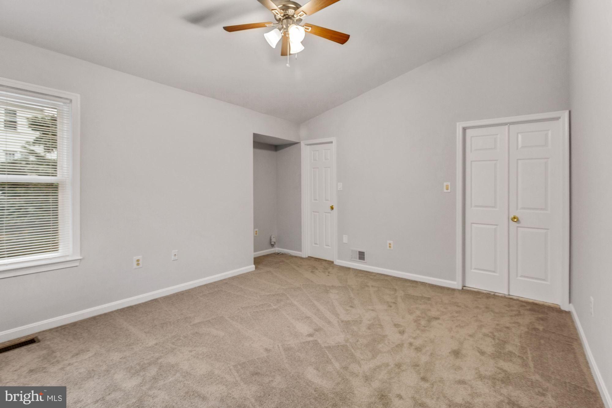 7225 Olde Lantern Way Springfield, VA 22152 - Photo 14 of 31 Vaulted ceiling