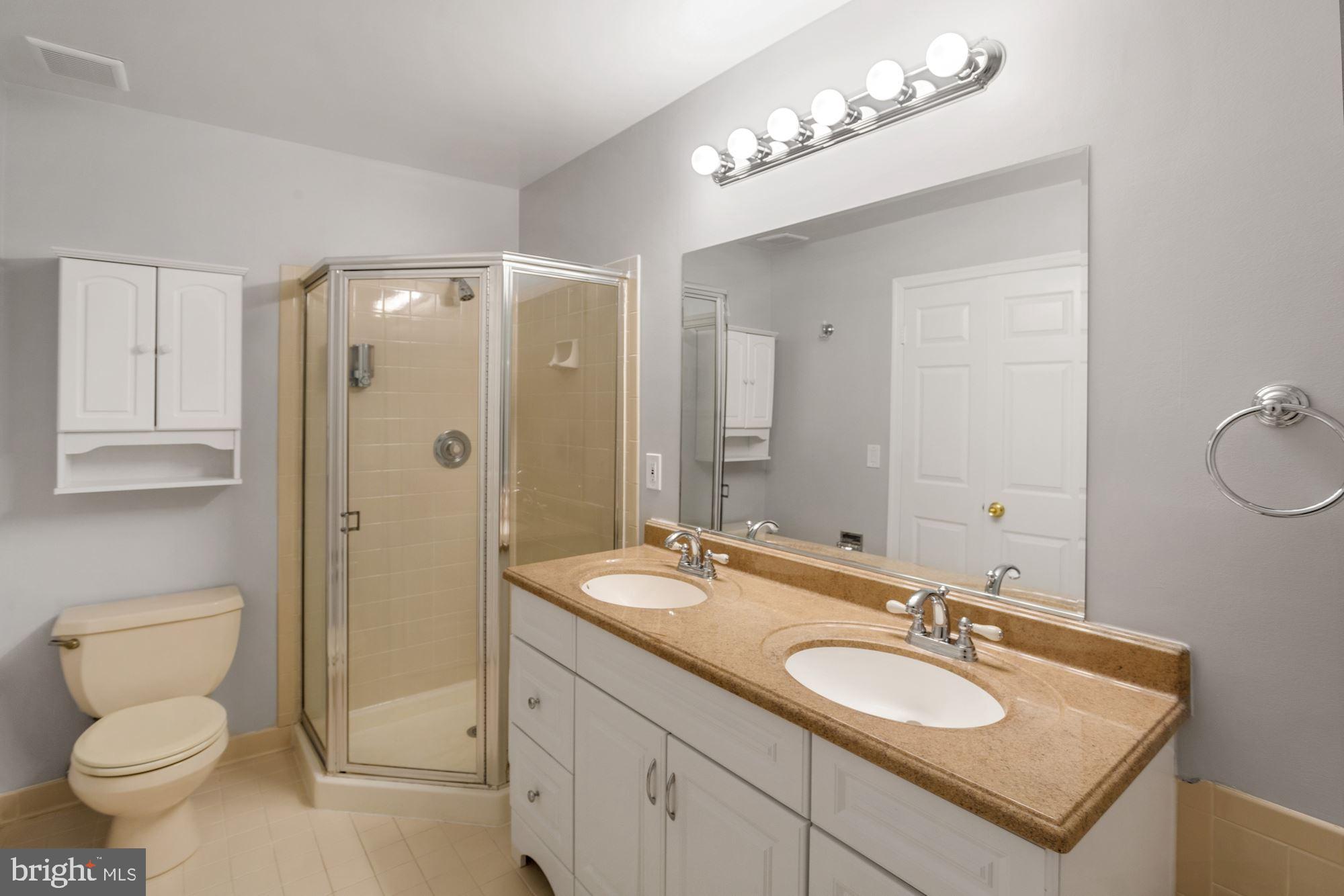 7225 Olde Lantern Way Springfield, VA 22152 - Photo 18 of 31 Bathroom