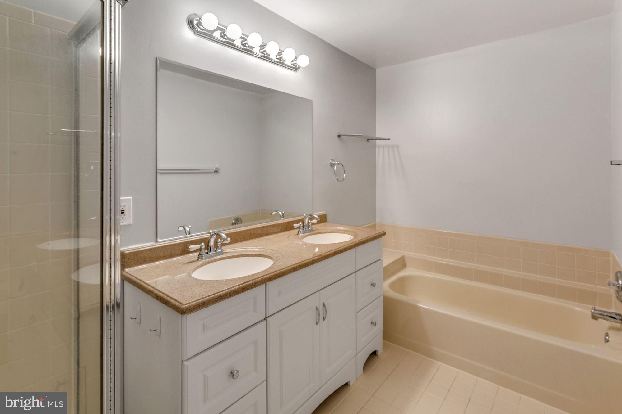 7225 Olde Lantern Way Springfield, VA 22152 - Photo 19 of 31 Bathroom
