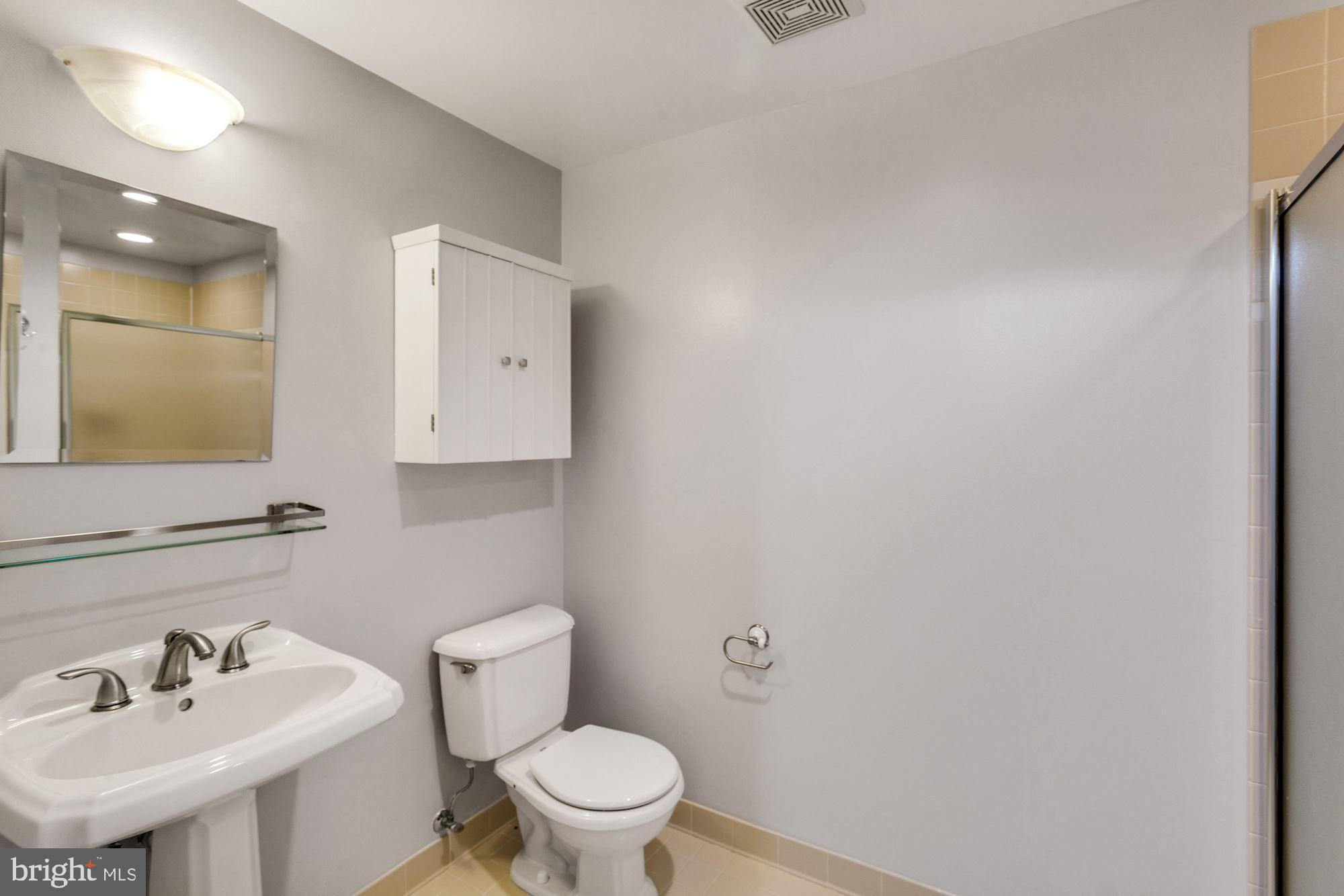 7225 Olde Lantern Way Springfield, VA 22152 - Photo 23 of 31 Bathroom