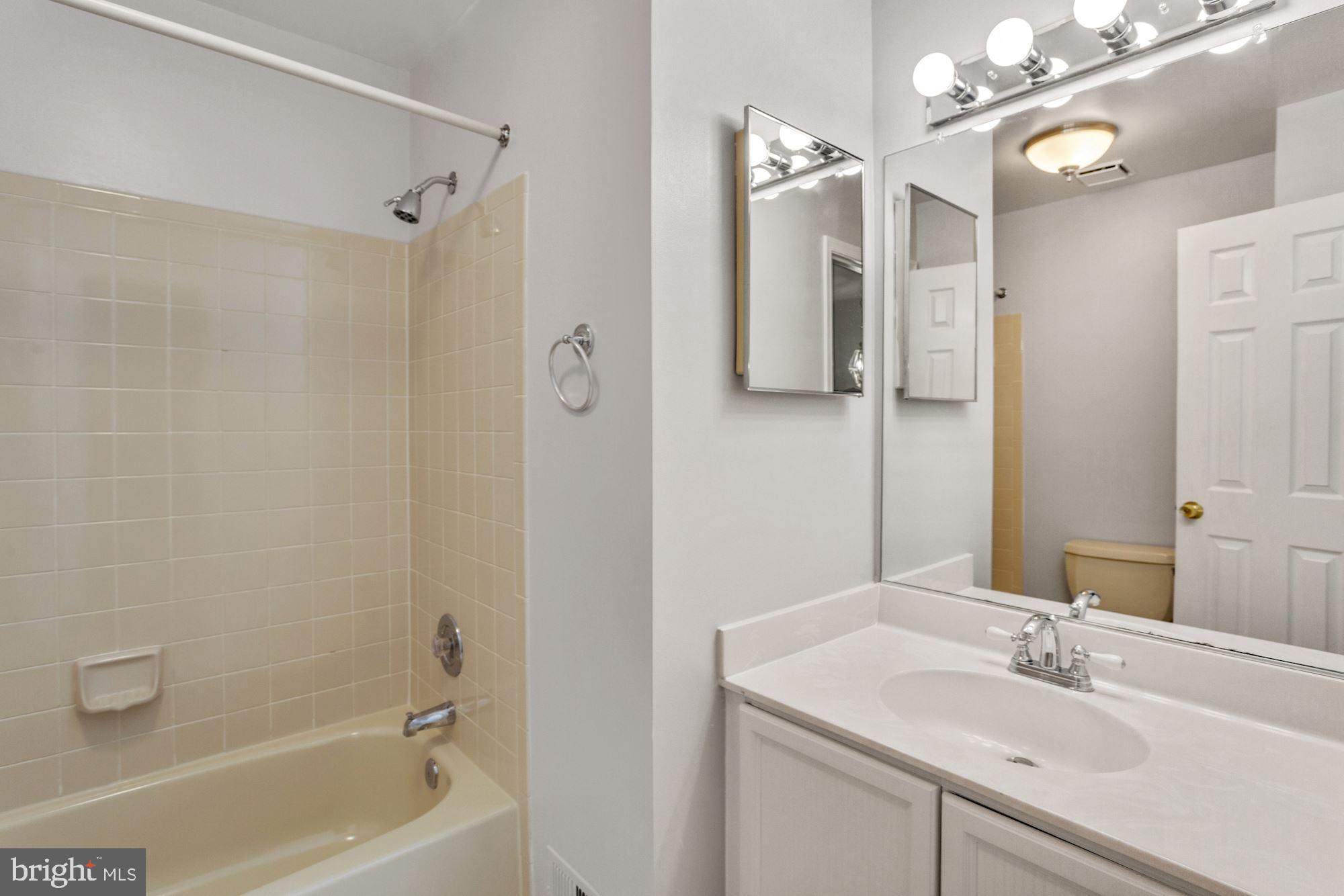 7225 Olde Lantern Way Springfield, VA 22152 - Photo 24 of 31 Bathroom