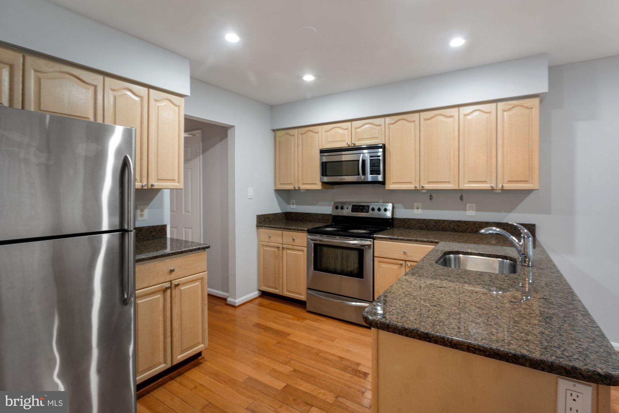 7225 Olde Lantern Way Springfield, VA 22152 - Photo 4 of 31 Kitchen