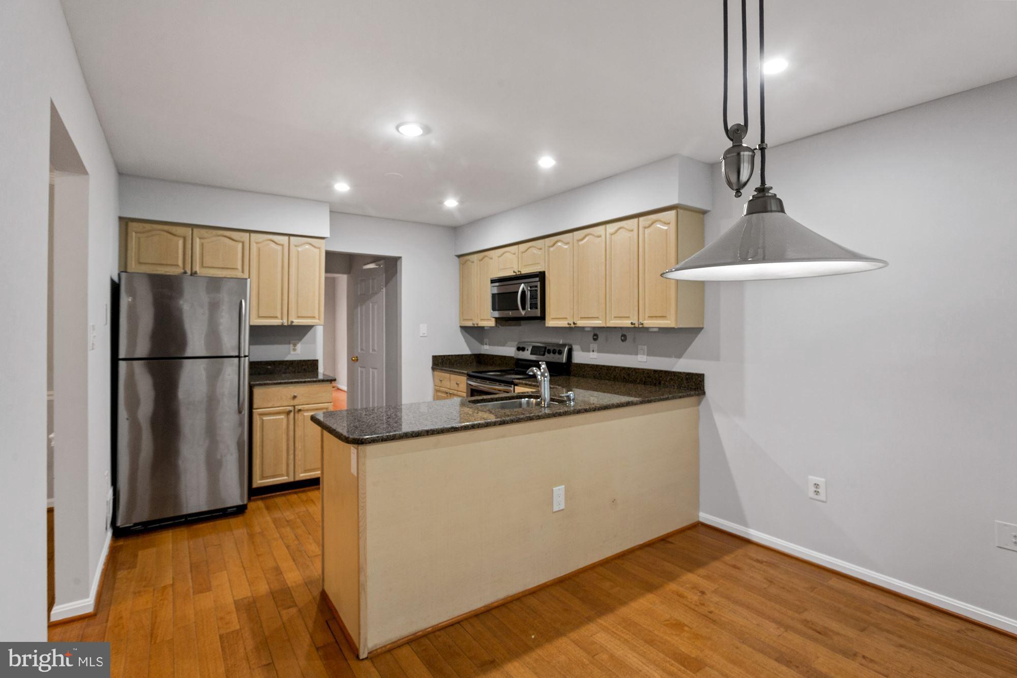 7225 Olde Lantern Way Springfield, VA 22152 - Photo 6 of 31 Kitchen