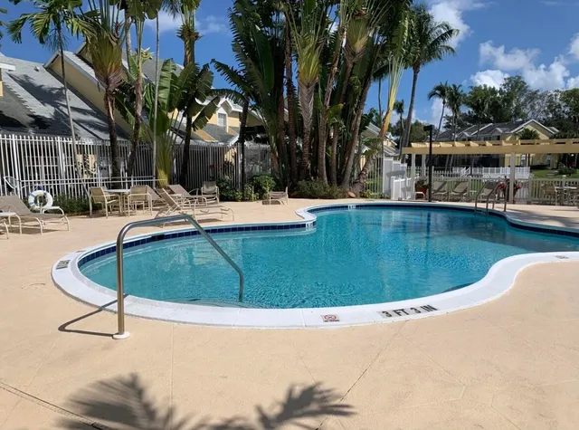 $2,250 | 6315 La Costa Drive, Unit E, Boca Raton, FL 33433