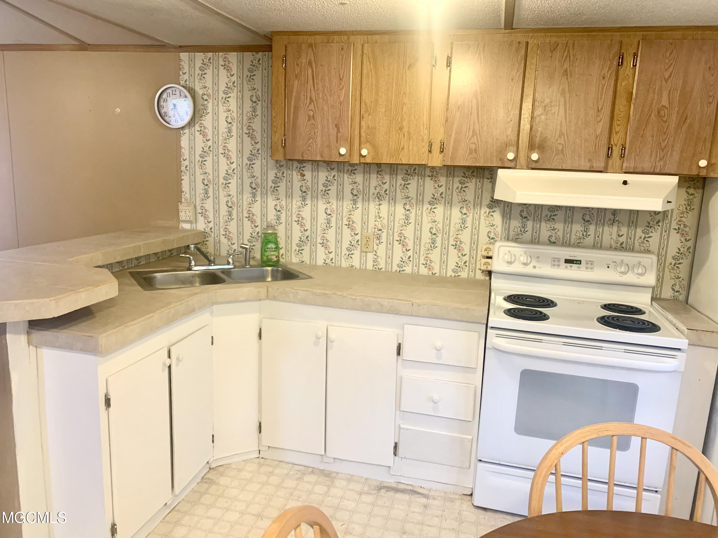21491 John Holder Road Moss Point, MS 39562 - Photo 5 of 31 B8933087-9B01-423D-878C-A9AC2F135C56