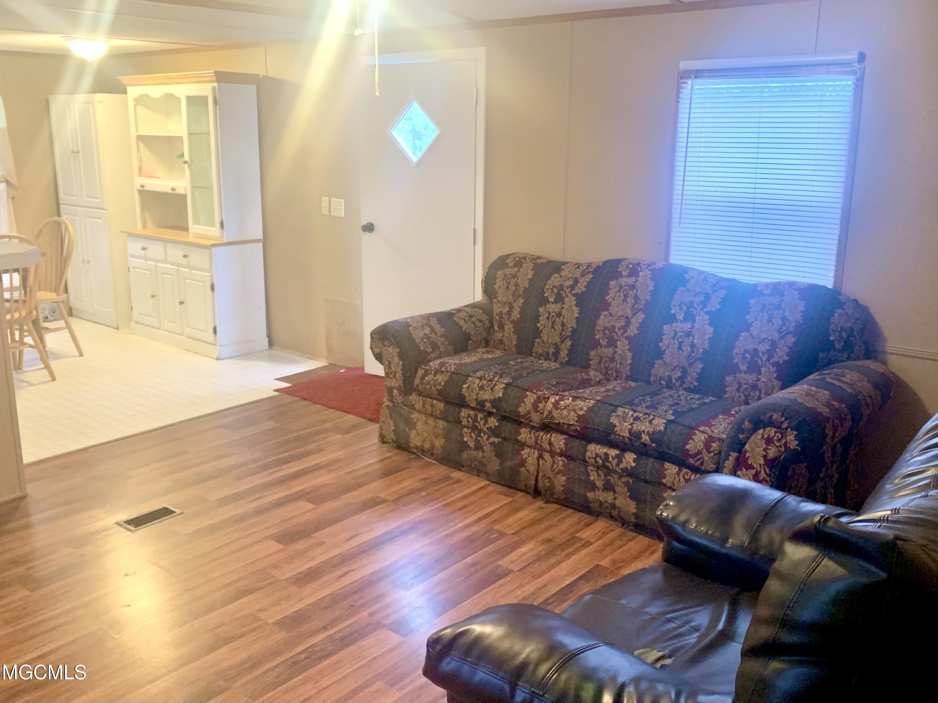 21491 John Holder Road Moss Point, MS 39562 - Photo 8 of 31 27F83AD5-CA5E-4429-AF5E-3E6A06444EDB