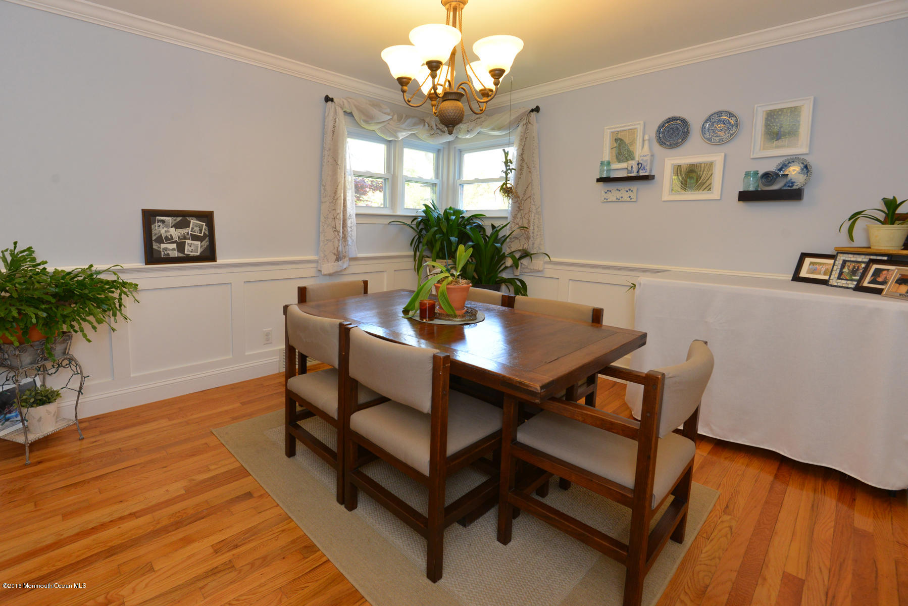 512 Lakewood Road Neptune Township, NJ 07753 - Photo 5 of 28 a dining room with furniture and window