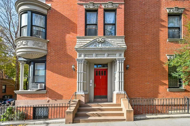 $2,499,999 | 260 Hicks Street | Brooklyn Heights