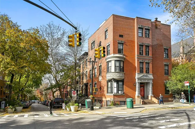 $2,499,999 | 260 Hicks Street | Brooklyn Heights