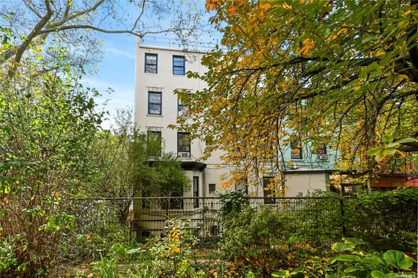 $2,499,999 | 260 Hicks Street | Brooklyn Heights