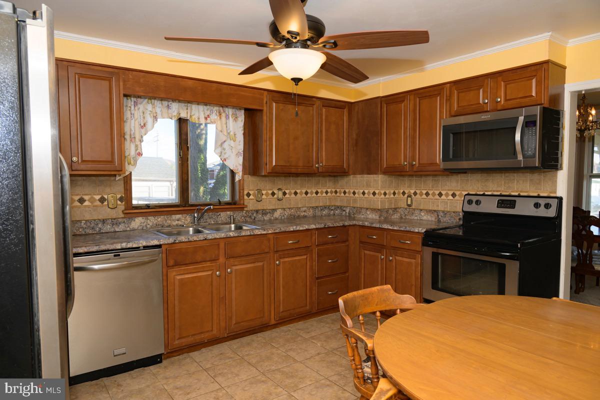 1449 Fern Avenue Reading, PA 19607 - Photo 8 of 25 Gallery Image 8