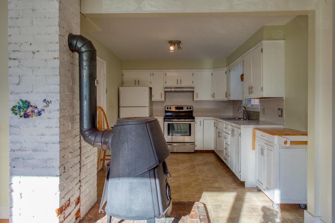194 Lobster Cove Road Boothbay Harbor, ME 04538 - Photo 12 of 36 012