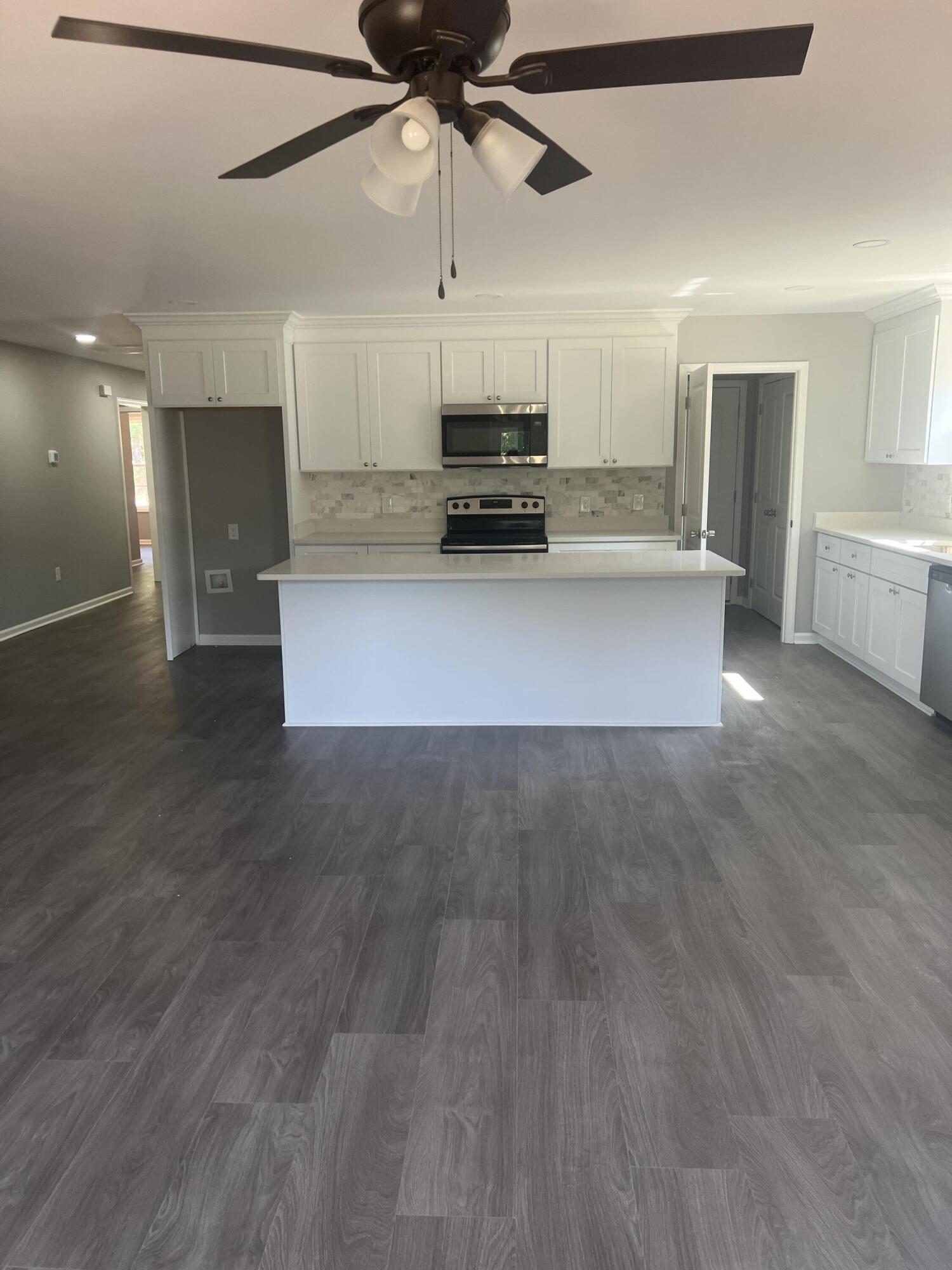 4324 Red Lane Road Dalzell, SC 29040 - Photo 15 of 29 GR to Kitchen with backsplash