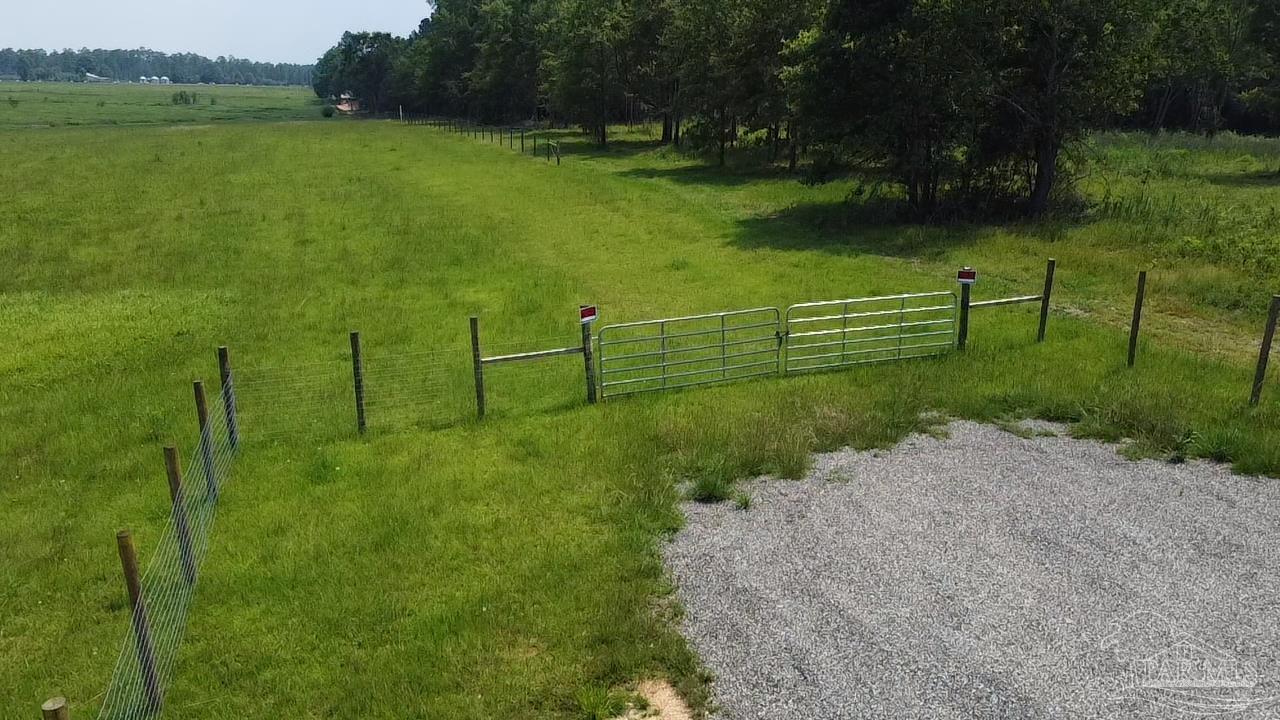 8221 Jakes Road McDavid, FL 32568 - Photo 3 of 26 Gallery Image 3