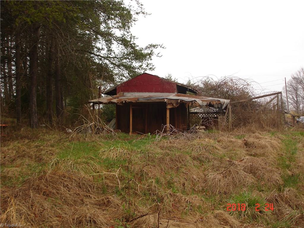 1370 Pell Road Pilot Mountain, NC 27041 - Photo 13 of 16 Gallery Image 13