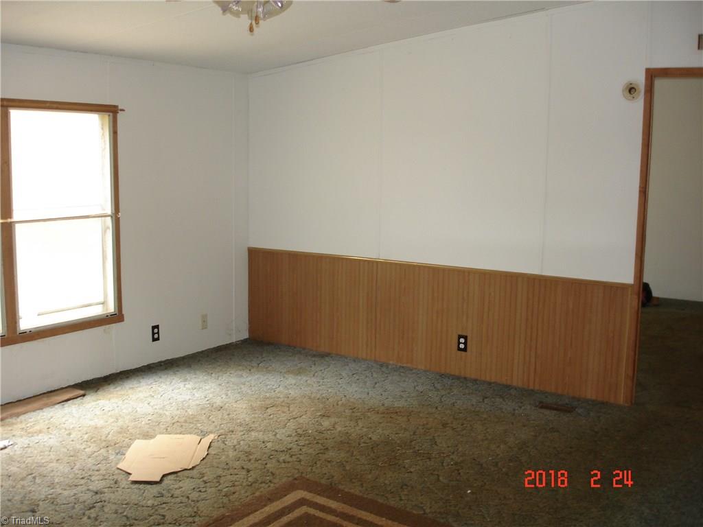 1370 Pell Road Pilot Mountain, NC 27041 - Photo 3 of 16 Gallery Image 3