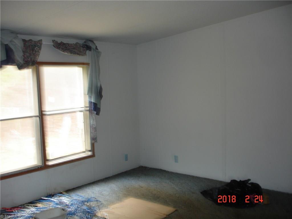 1370 Pell Road Pilot Mountain, NC 27041 - Photo 5 of 16 Gallery Image 5