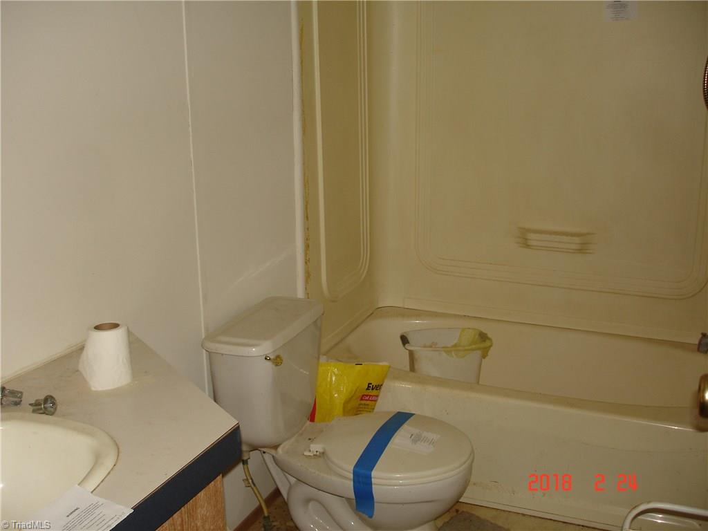 1370 Pell Road Pilot Mountain, NC 27041 - Photo 7 of 16 Gallery Image 7