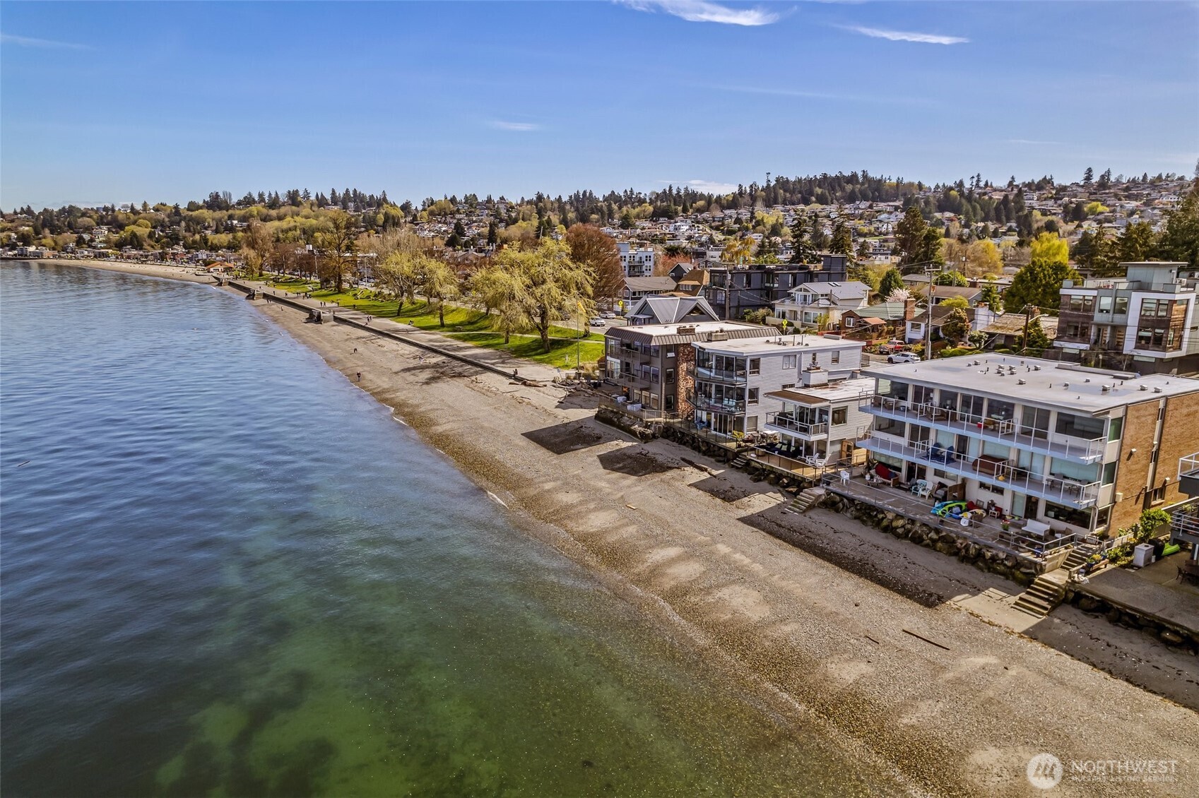 3015 Alki Avenue Southwest Seattle, WA 98116 - Photo 5 of 39