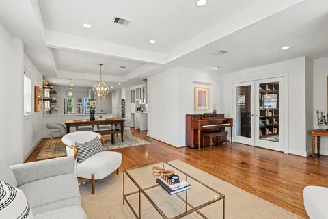 $799,900 | 125 North Street, Houston, TX 77009